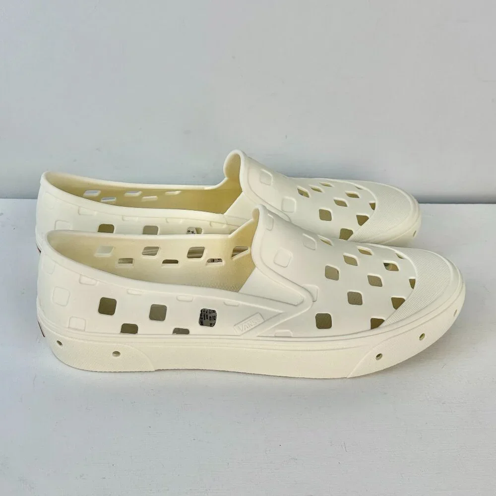Men's 12 Women's 13.5 Vans Slip-On Mule TRK Sneakers Water Shoes - Marshmallow